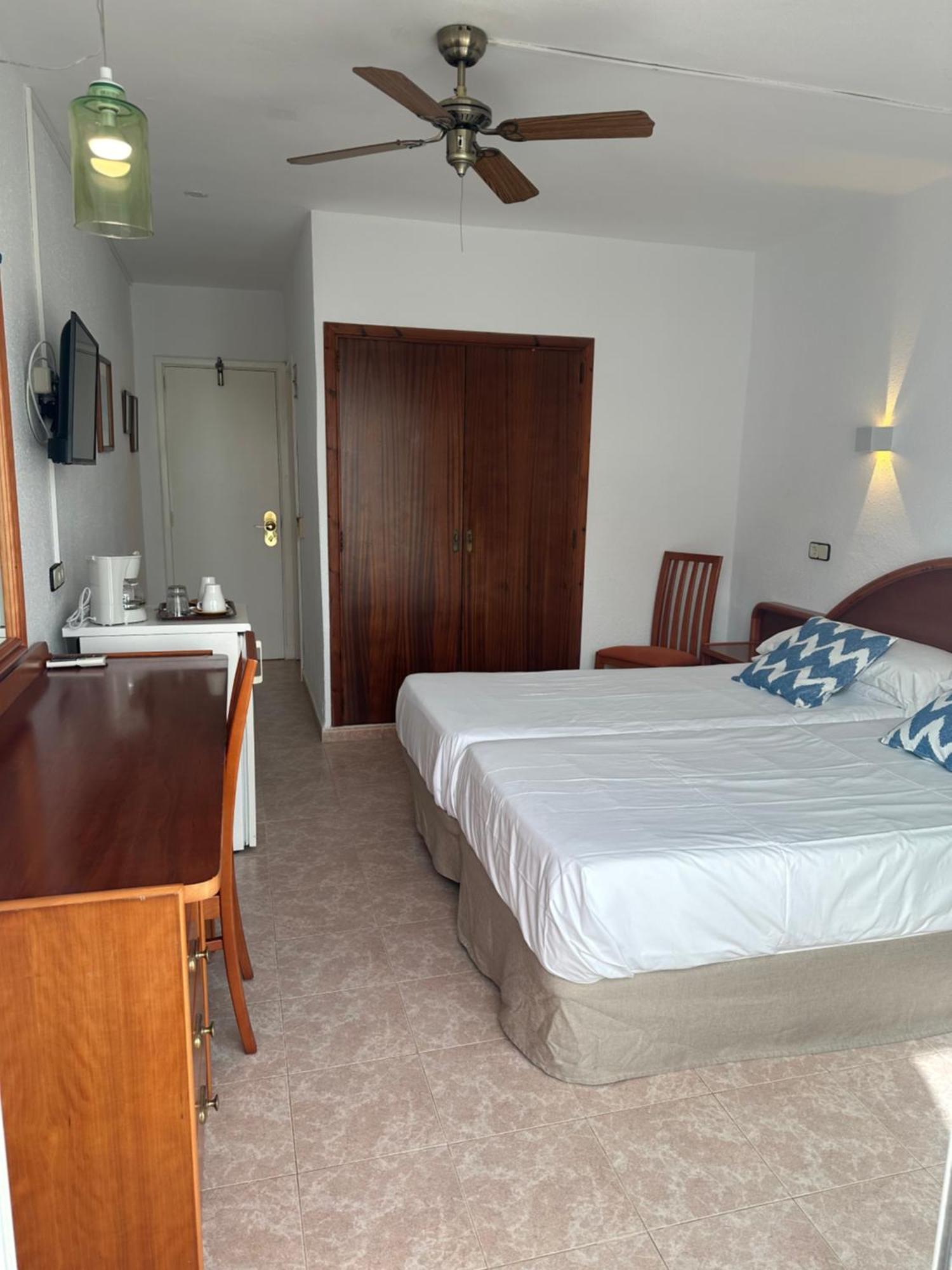 Hostal De La Caravel-La Cala D´Or Екстериор снимка