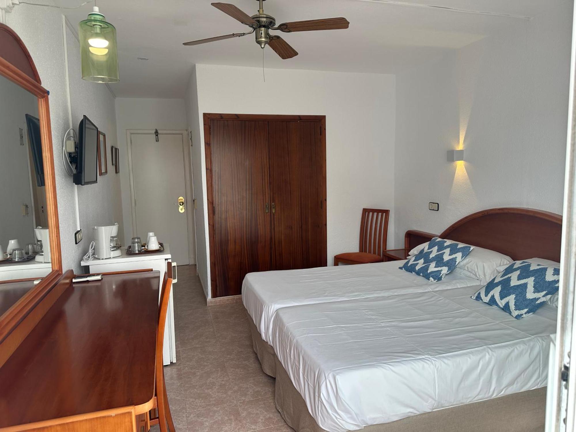 Hostal De La Caravel-La Cala D´Or Екстериор снимка