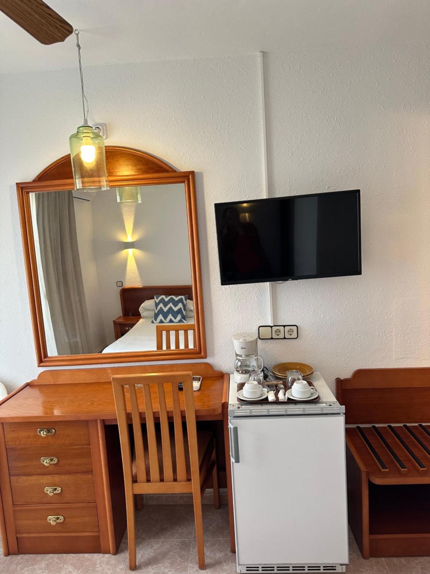 Hostal De La Caravel-La Cala D´Or Екстериор снимка