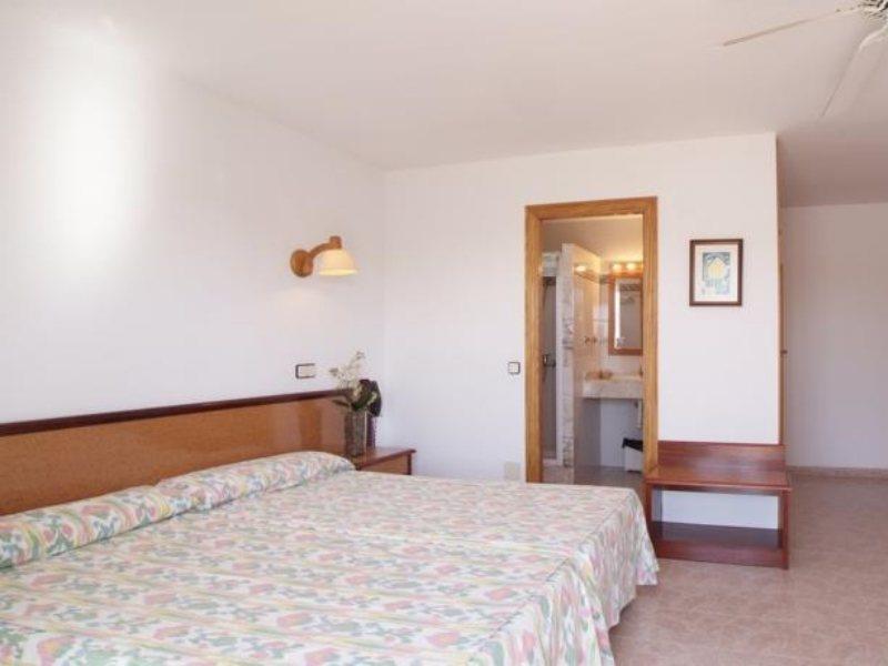 Hostal De La Caravel-La Cala D´Or Екстериор снимка